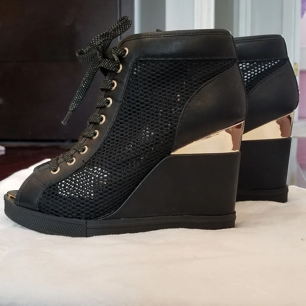 Peep toe mesh fishnet black gold lace up wedge